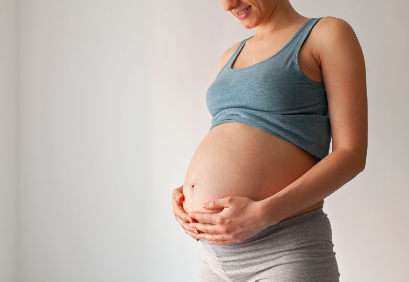 kobieta w ciąży na zwolnieniu lekarskim