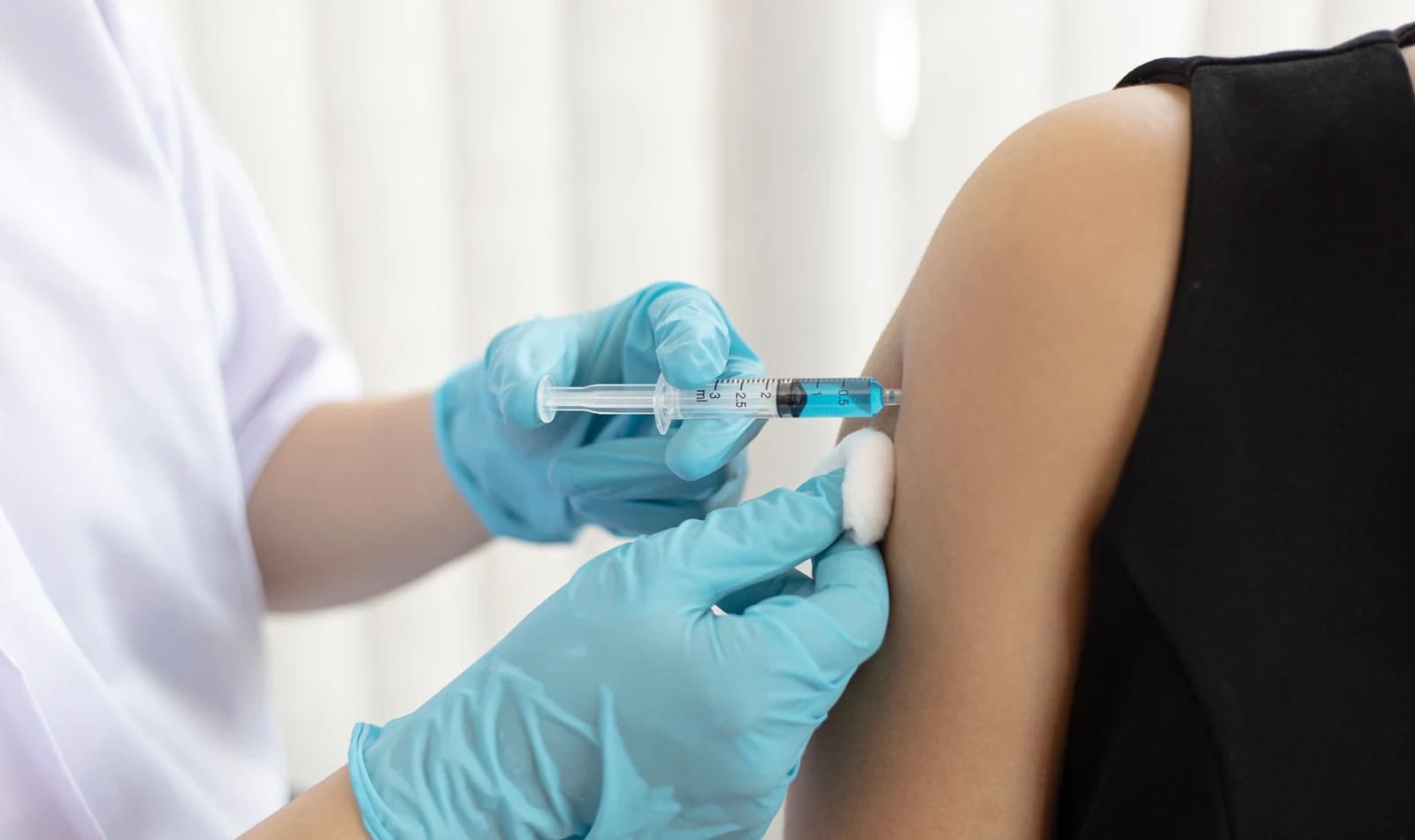 Szczepienia u osoby przyjmującej leki immunosupresyjne – co trzeba ustalić przed wizytą?