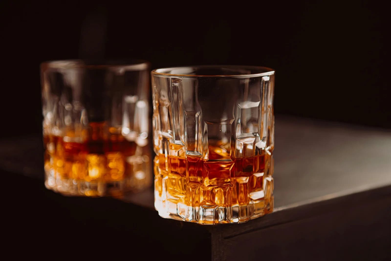 Alkohol a leki na receptę jak sprawdzić interakcję – zasady bezpieczeństwa i najczęstsze błędy