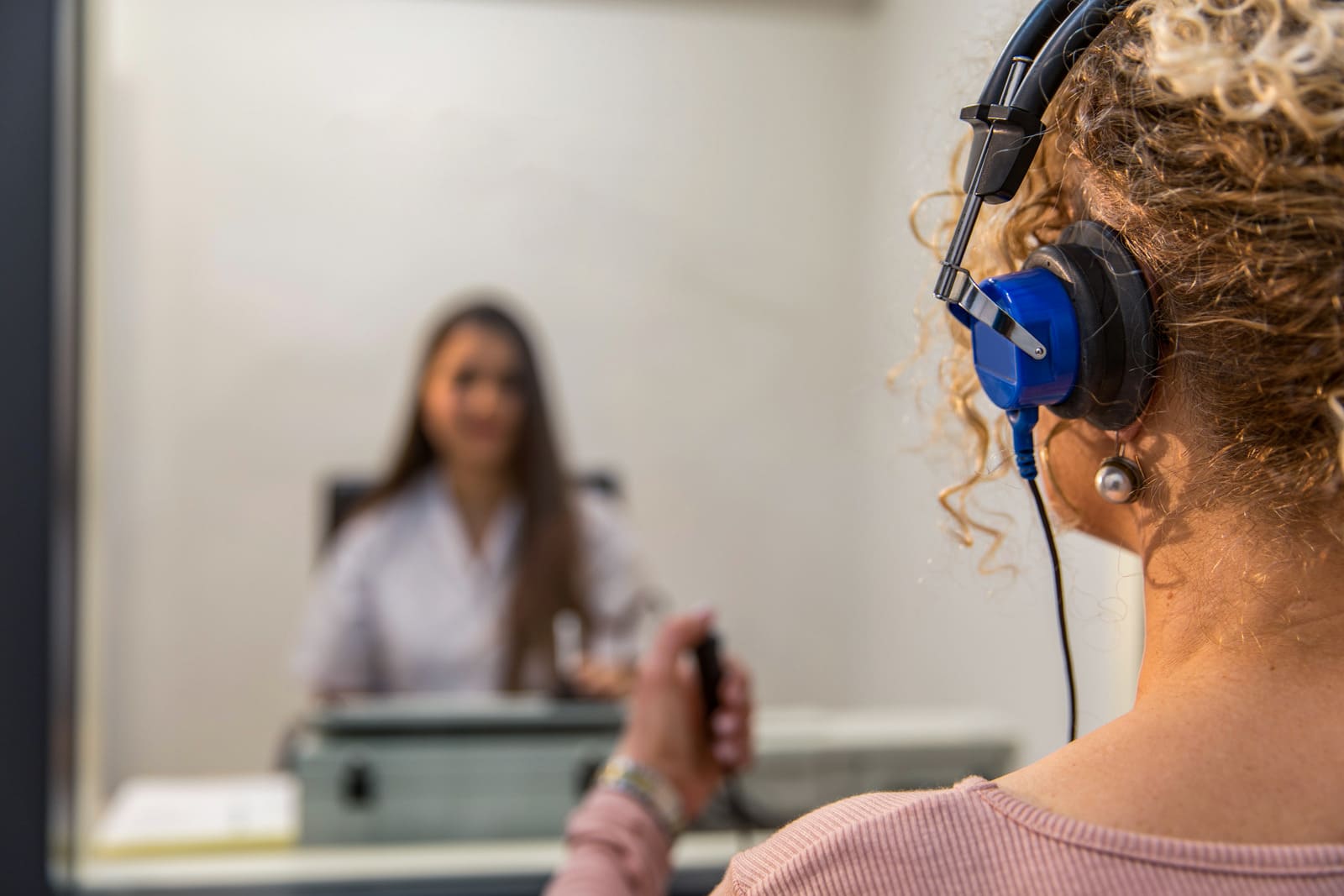 Audiometria tonalna – przebieg badania krok po kroku