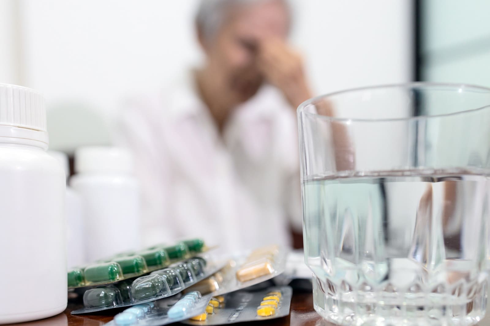 Migrena a napięciowy ból głowy – diagnostyka, leczenie i objawy alarmowe